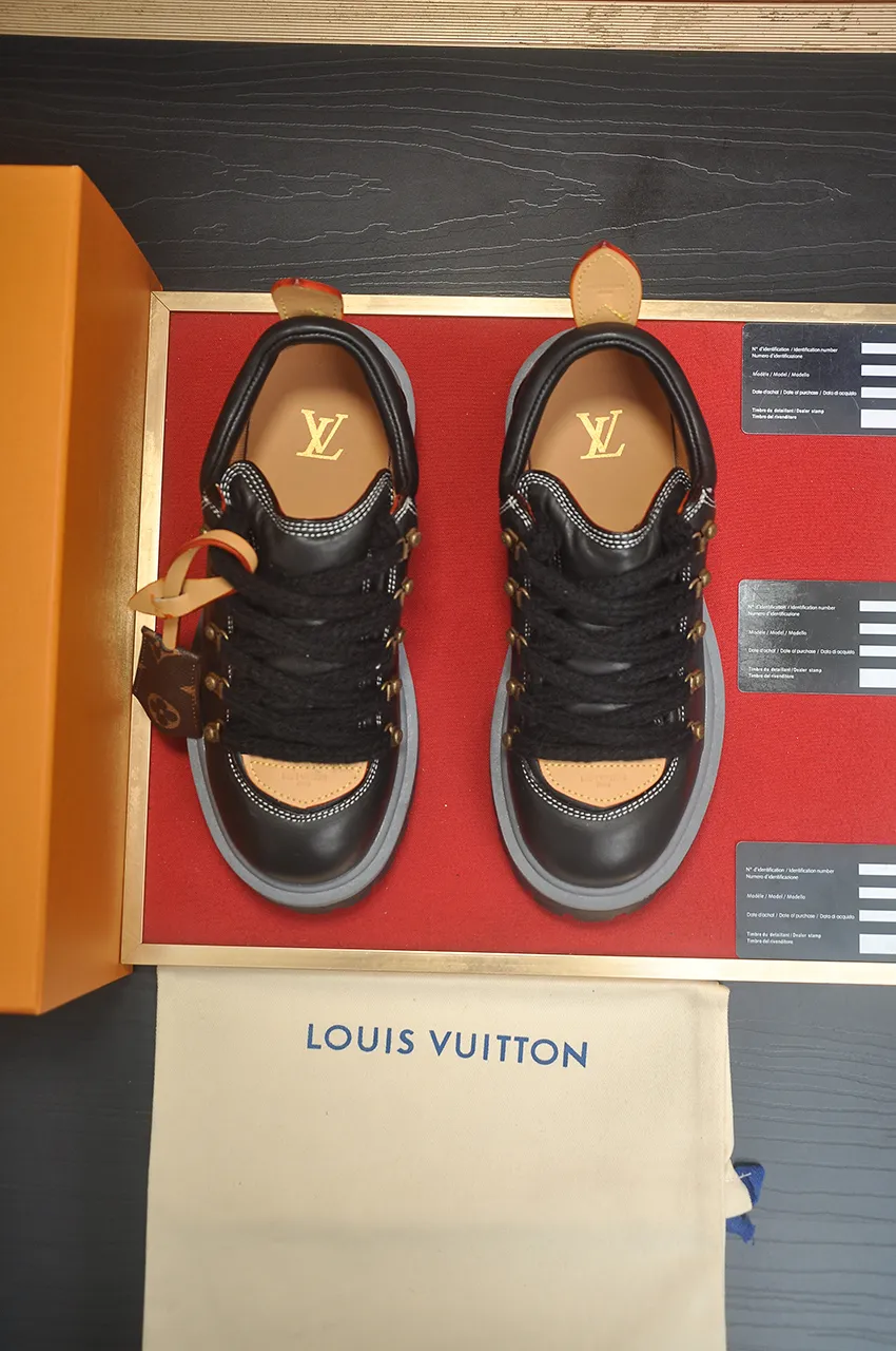Men's shoes 💰660💶 LV Louis Vuitton 2025 autumn and winter new couple's new style, the original version is developed one to one, retro fashion, handsome and cool mountaineering derby shoes are out of stock 👍 💎 Material: imported first-layer cowhide 💎 Lining: imported lambskin 💎 Outsole: original molded TR non-slip sole 💎 Bottom height: 3.5cm 💎 Shoe size: 35-45 for both men and women